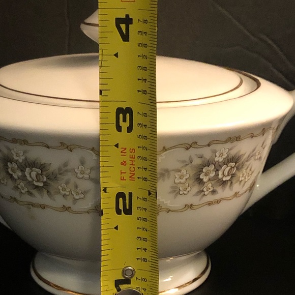 Happy Home Elegance fine China cream and sugar set in good condition - Picture 9 of 13